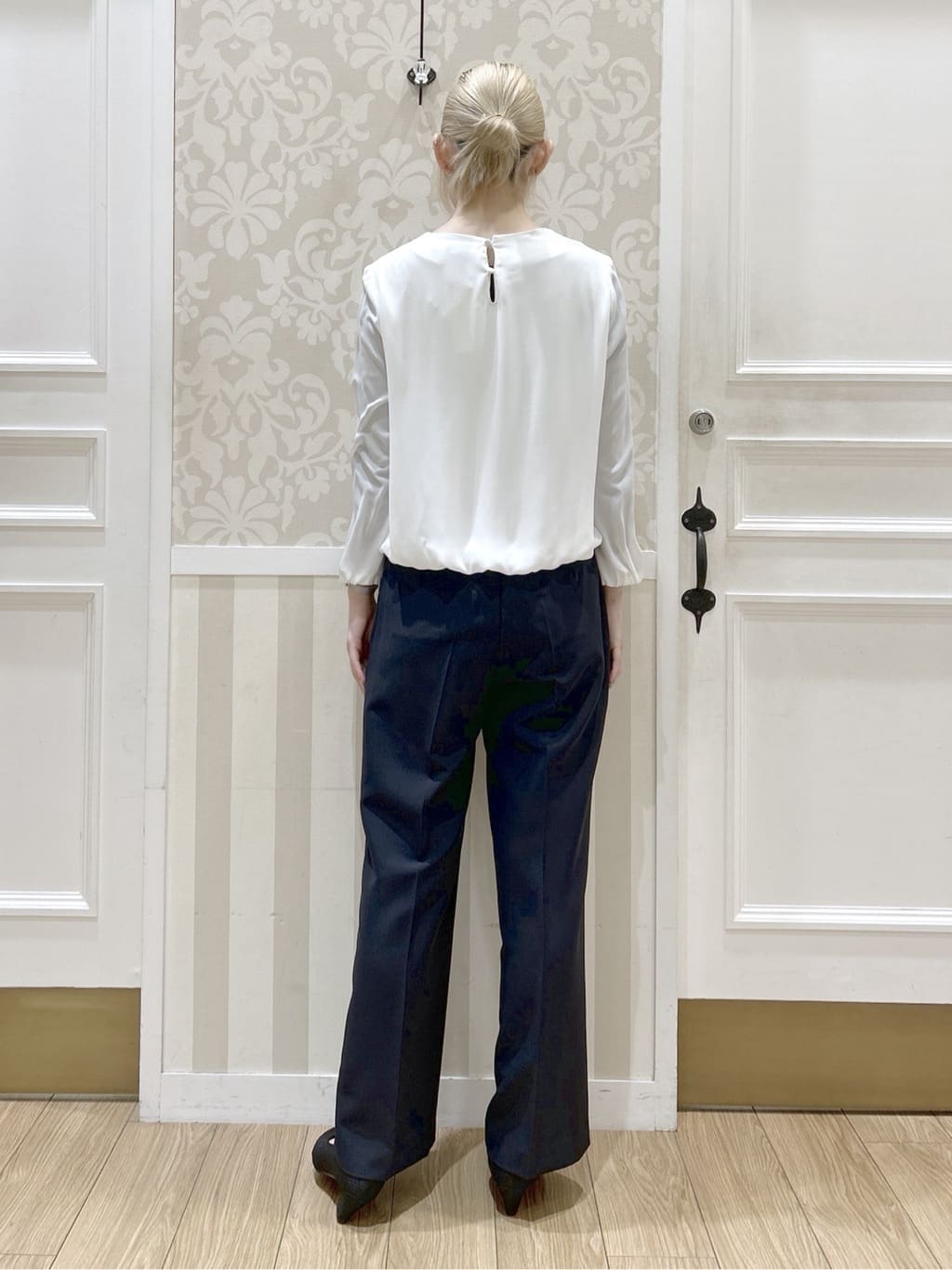 望 愛さんの「grove｜【マシンウォッシュ／防シワ/SS-3L】ストレッチノーカラージャケット」を使ったコーディネート