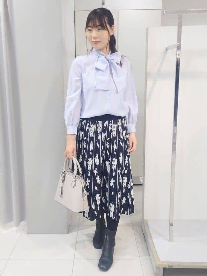 AZUSAさんの「Reflect｜【お食事会やお出かけに◎】ふんわりジャカード編みカーディガン」を使ったコーディネート