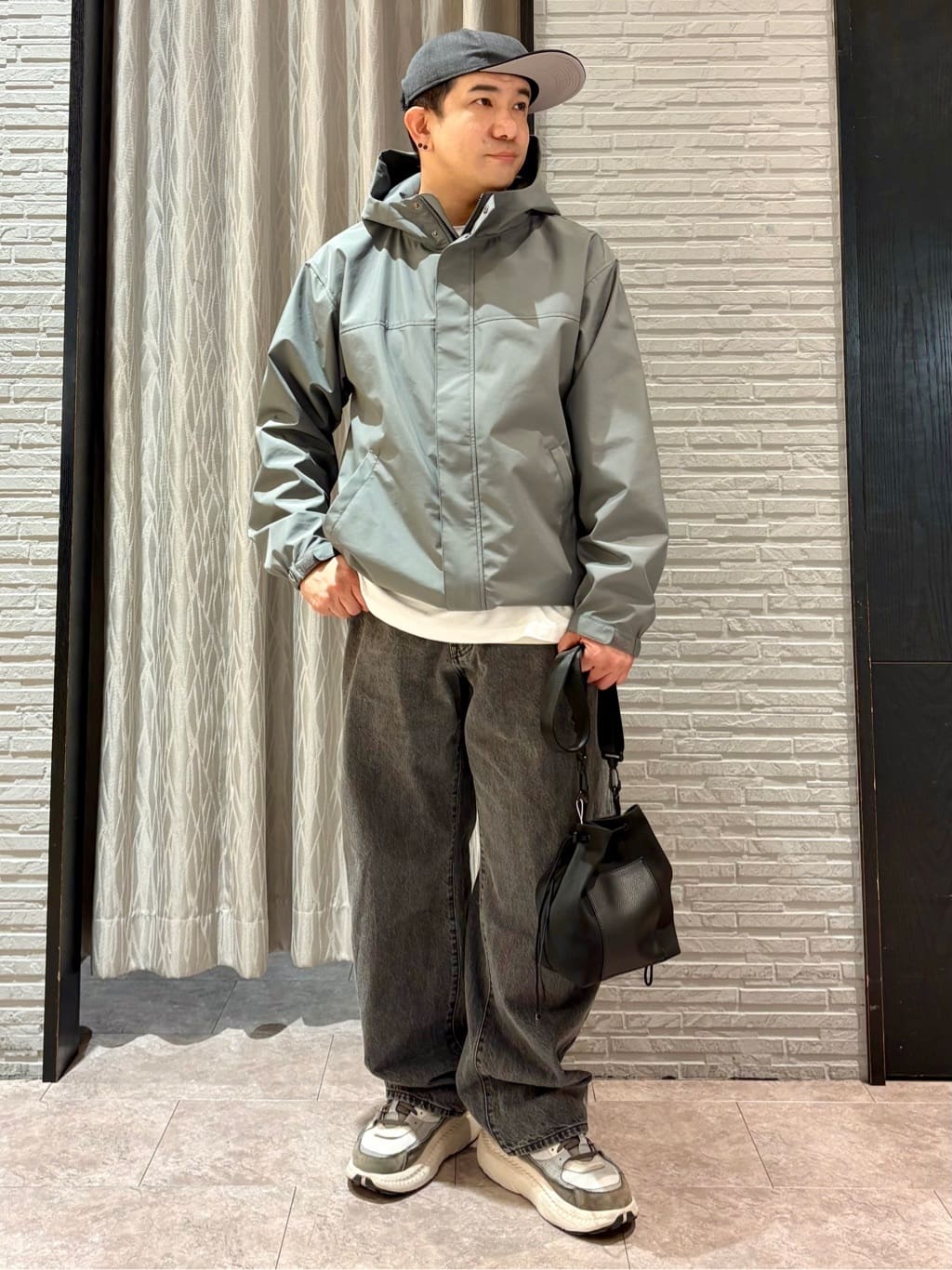 Pーyamaさんの「THE SHOP TK｜【季節の変わり目に最適】ナイロンマウンテンパーカ  防風/洗濯機OK」を使ったコーディネート