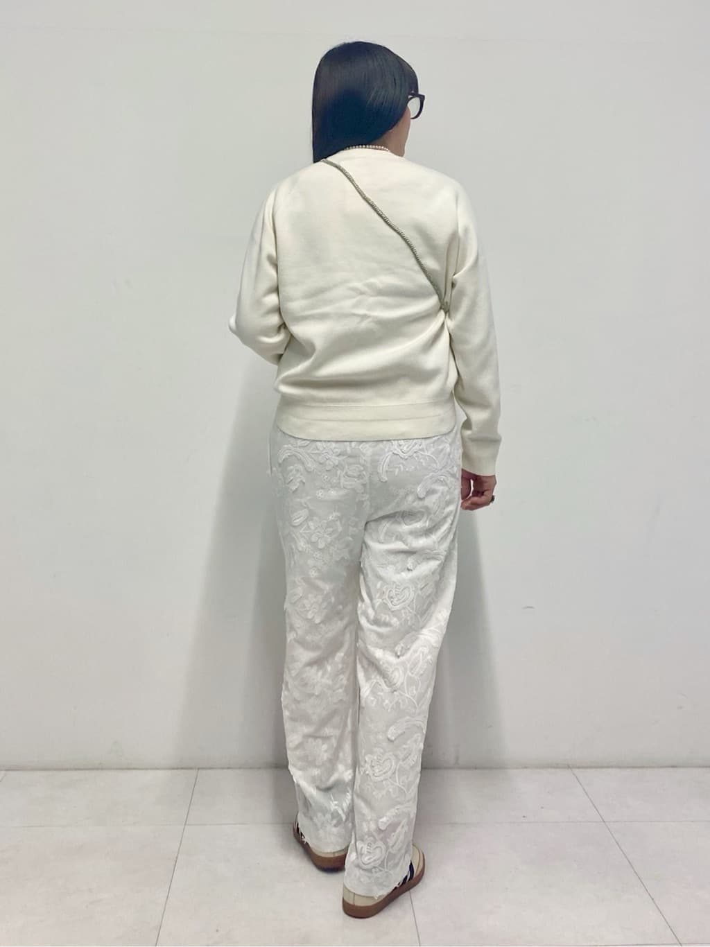 Sawaguchiさんの「DRESSTERIOR｜【ウォッシャブル/ウエストゴム】コットンエンブロイダリー イージーパンツ」を使ったコーディネート