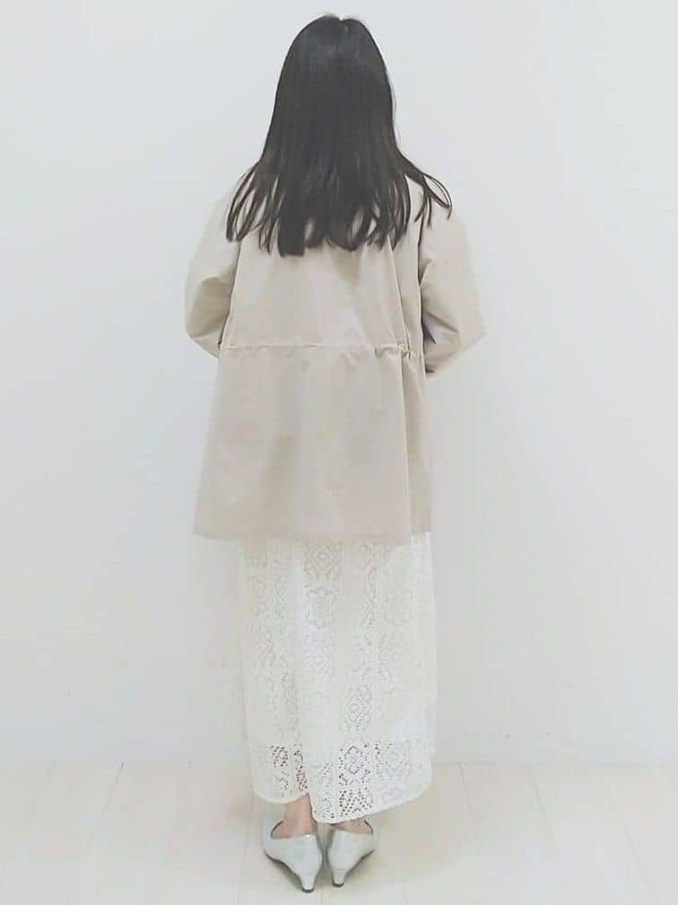 SANAさんの「Reflect｜【撥水】ストレッチタフタミドル丈スタンドカラーコート」を使ったコーディネート