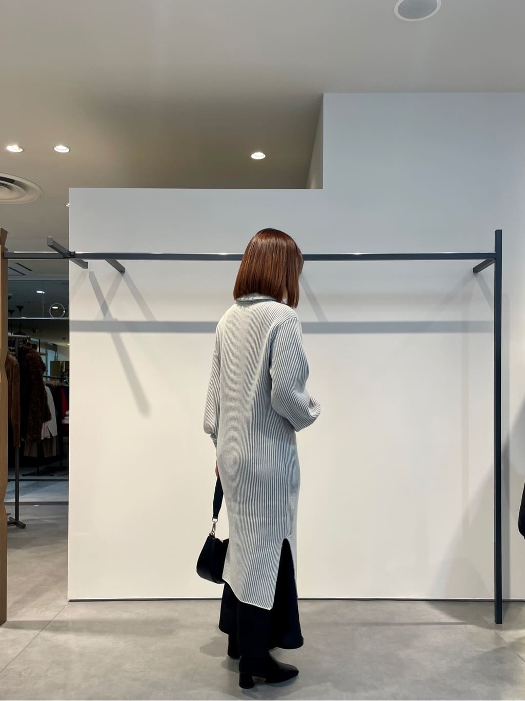 amiさんの「INDIVI｜スタンドネックニットワンピース」を使ったコーディネート