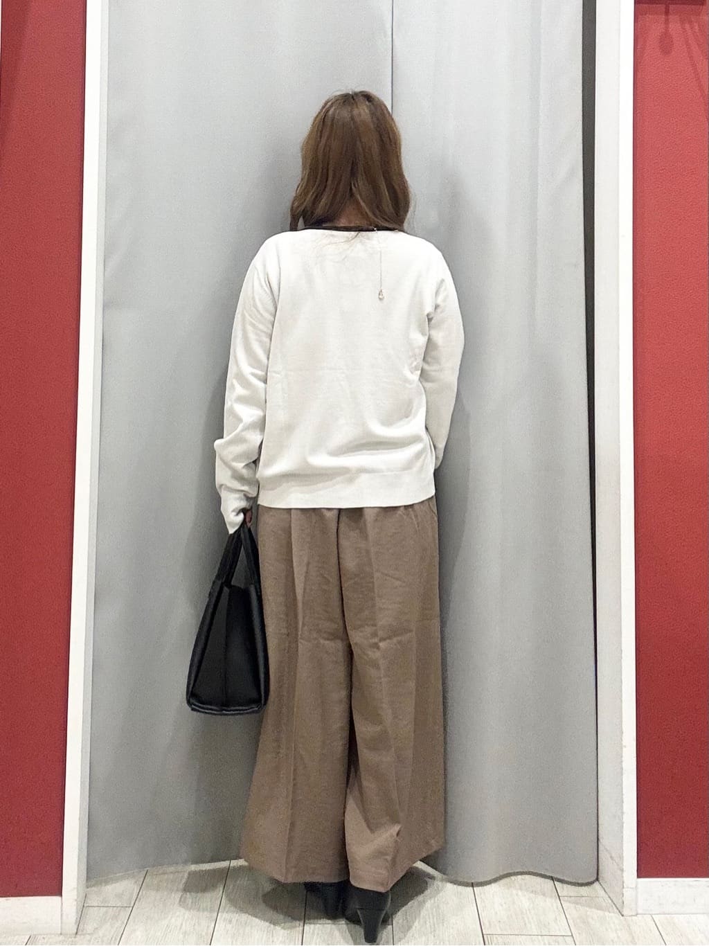 shioさんの「SHOO･LA･RUE｜【洗濯機可/S-LL/アンサンブル可】すっきりと好印象 配色クルーネックニット」を使ったコーディネート