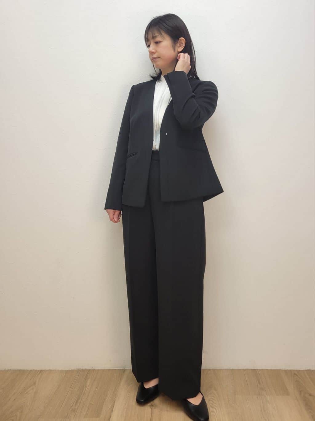 LISAさんの「OPAQUE.CLIP｜《通勤／セットアップ対応》 Vネックジャケット／ダブルクロス【洗濯機OK】」を使ったコーディネート