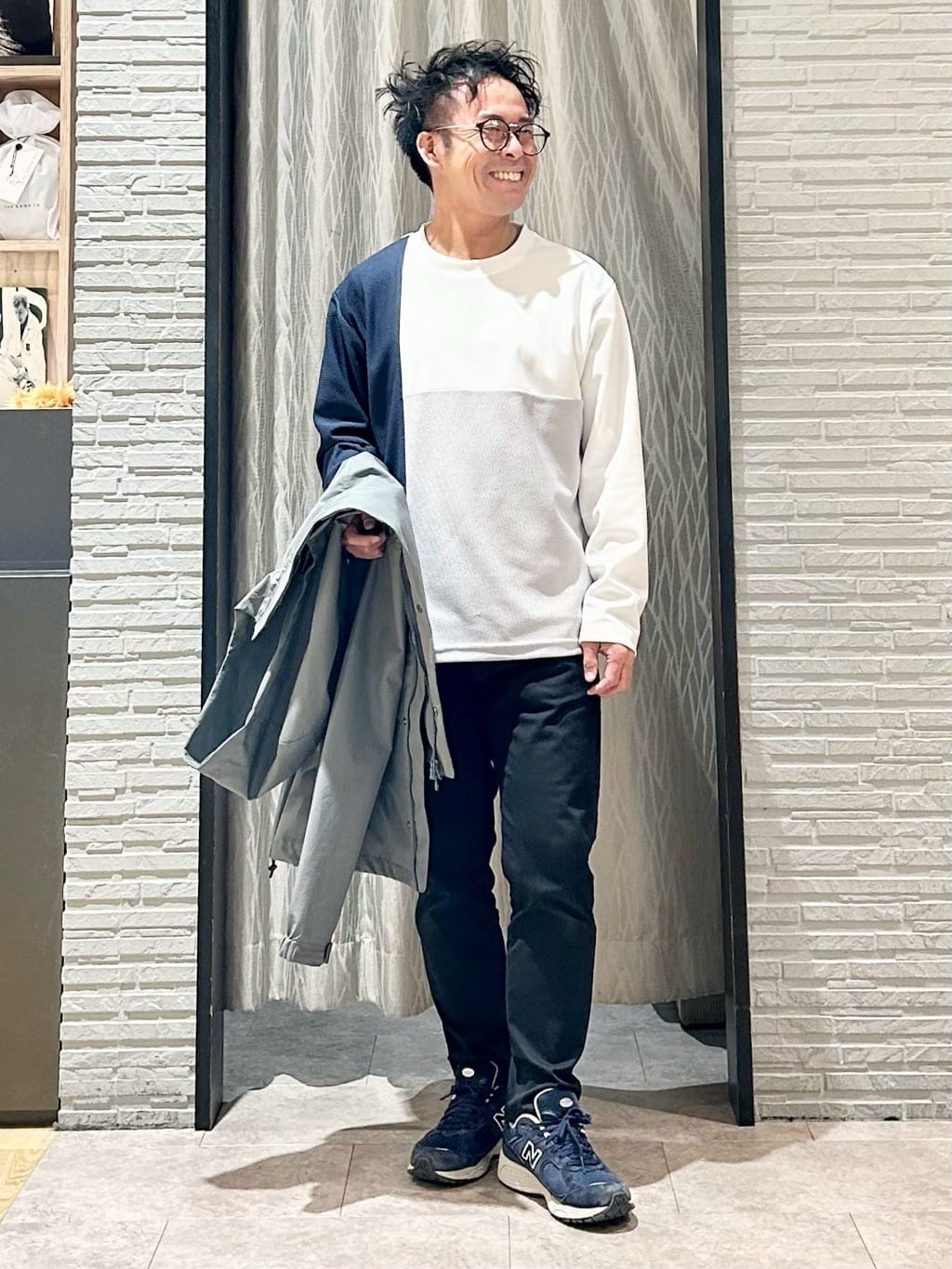 KENJI Iさんの「THE SHOP TK｜【季節の変わり目に最適】ナイロンマウンテンパーカ  防風/洗濯機OK」を使ったコーディネート
