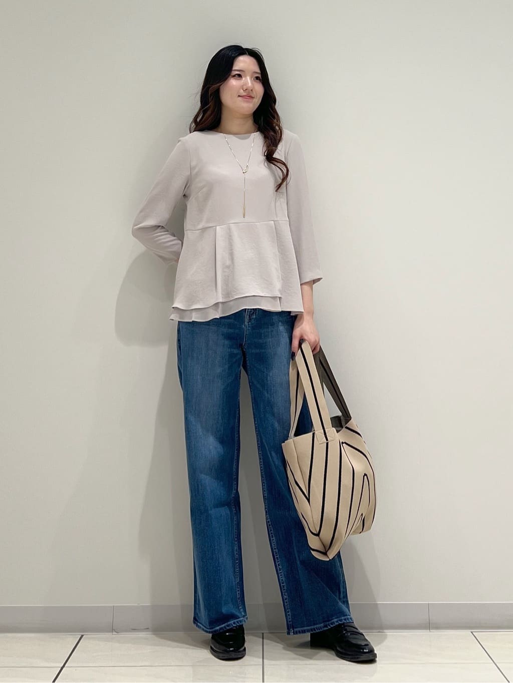 T.Kさんの「INDIVI｜【洗える／UVケア／SETUP可】着る日傘ペプラムブラウス」を使ったコーディネート