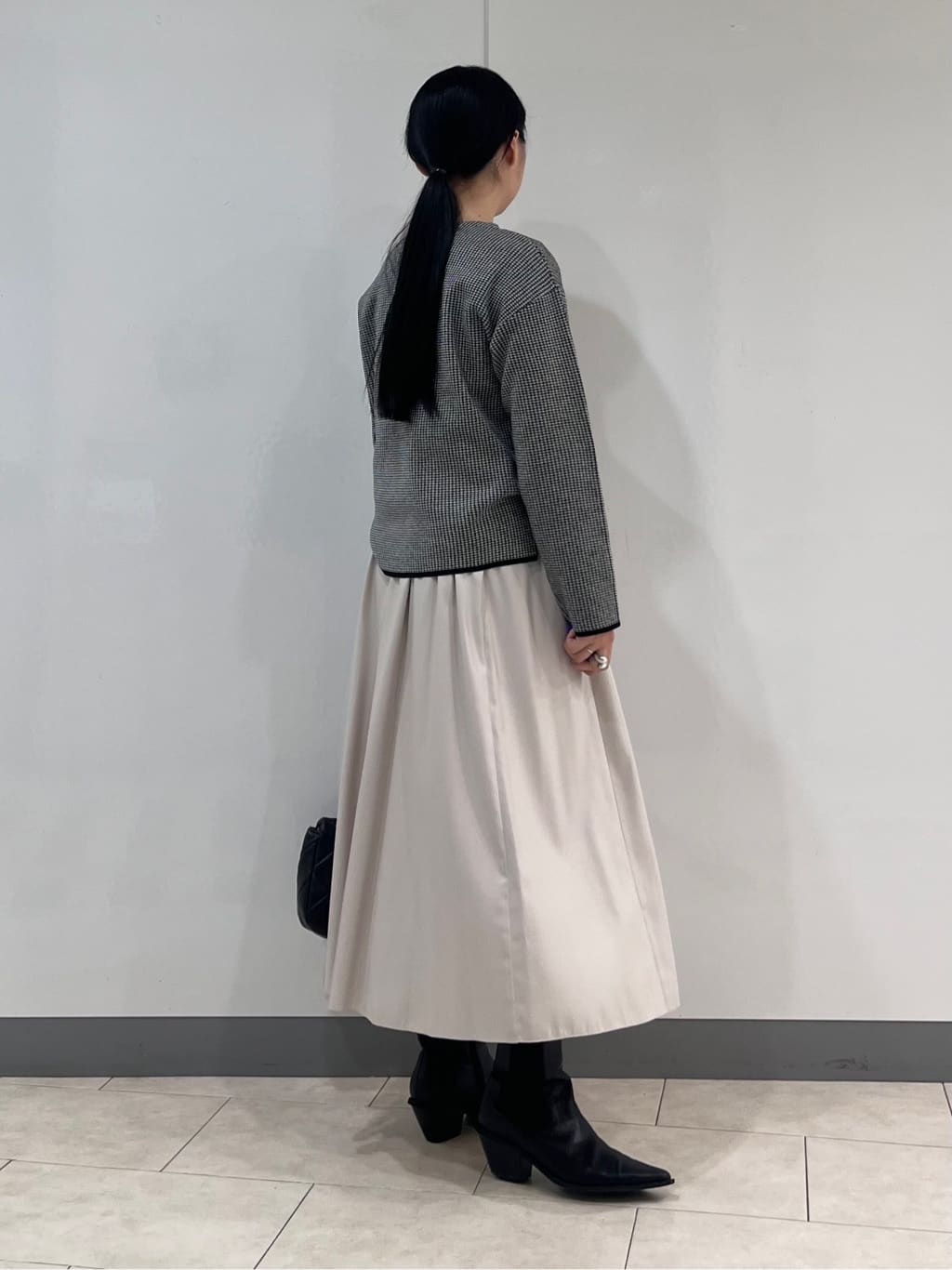 hasuさんの「INDIVI｜【洗える／SETUP可能】ジャカードボートネックニット」を使ったコーディネート