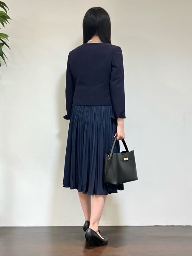 カレンさんの「UNTITLED｜【透けにくい/ウエストイン見え】タックブラウス」を使ったコーディネート