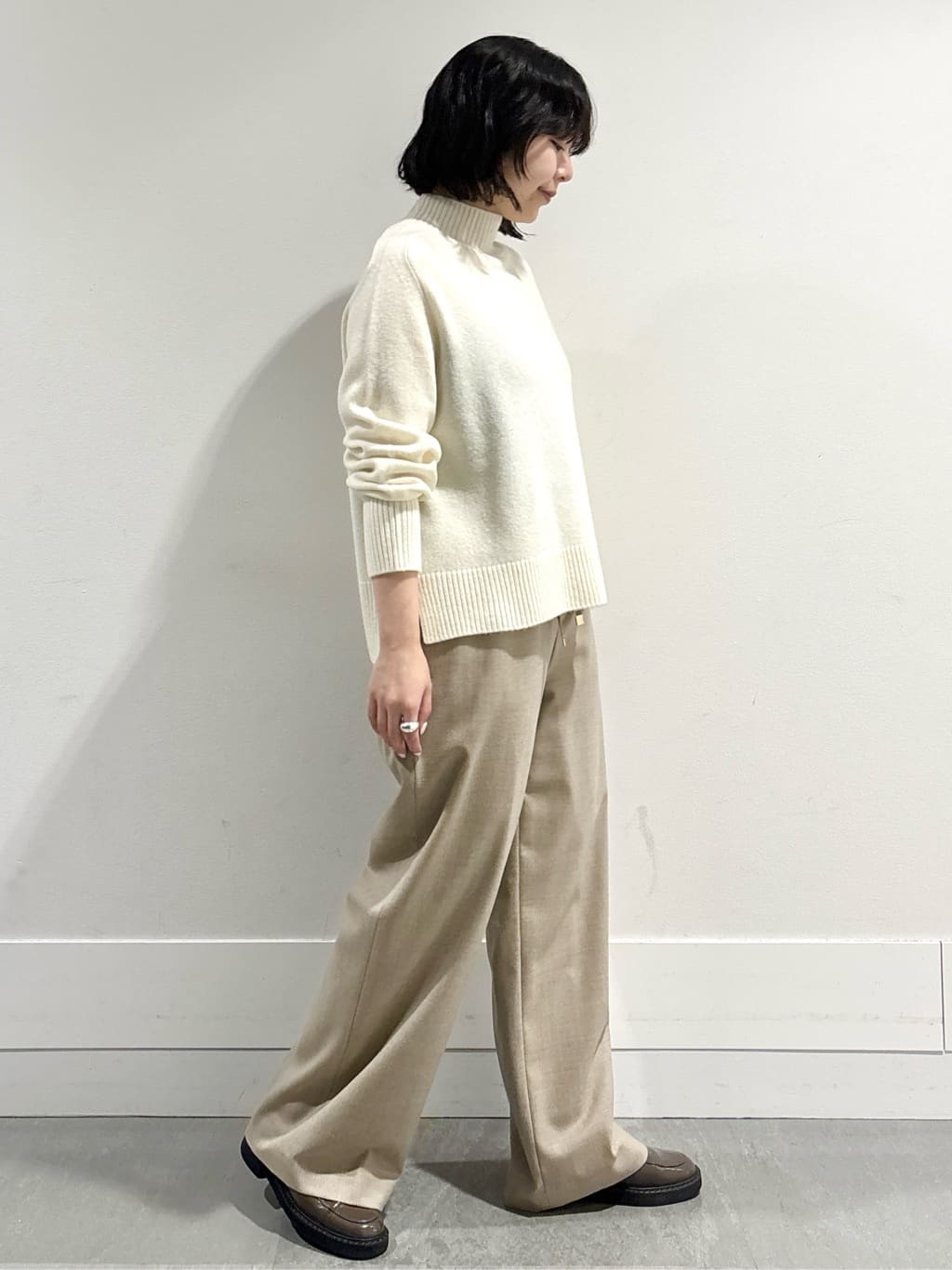 モエカさんの「UNTITLED｜【8色展開/洗える】ウールカシミヤ ハイネックニット」を使ったコーディネート