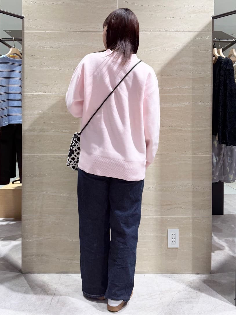 Natsukiさんの「OPAQUE.CLIP｜リラクシーロゴプリントTシャツ【洗濯機OK】」を使ったコーディネート