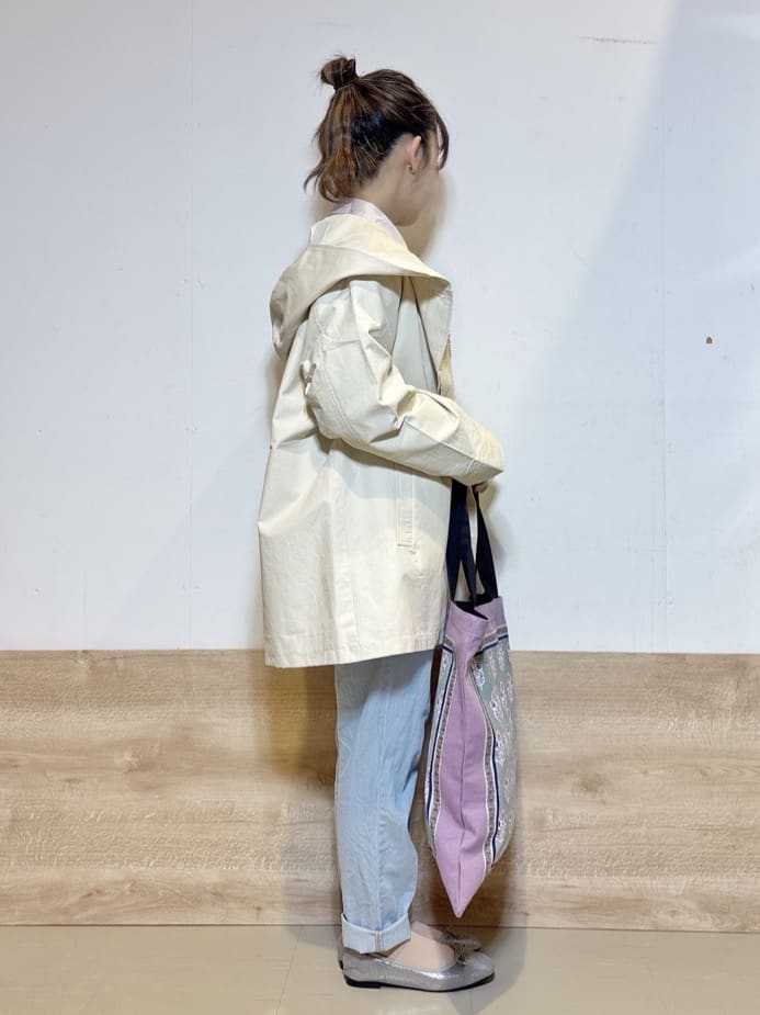 るねさんの「SHOO･LA･RUE｜【防花粉/洗濯機可/S-LL】ゆったり着られる 大人のテントフーディージャケット」を使ったコーディネート