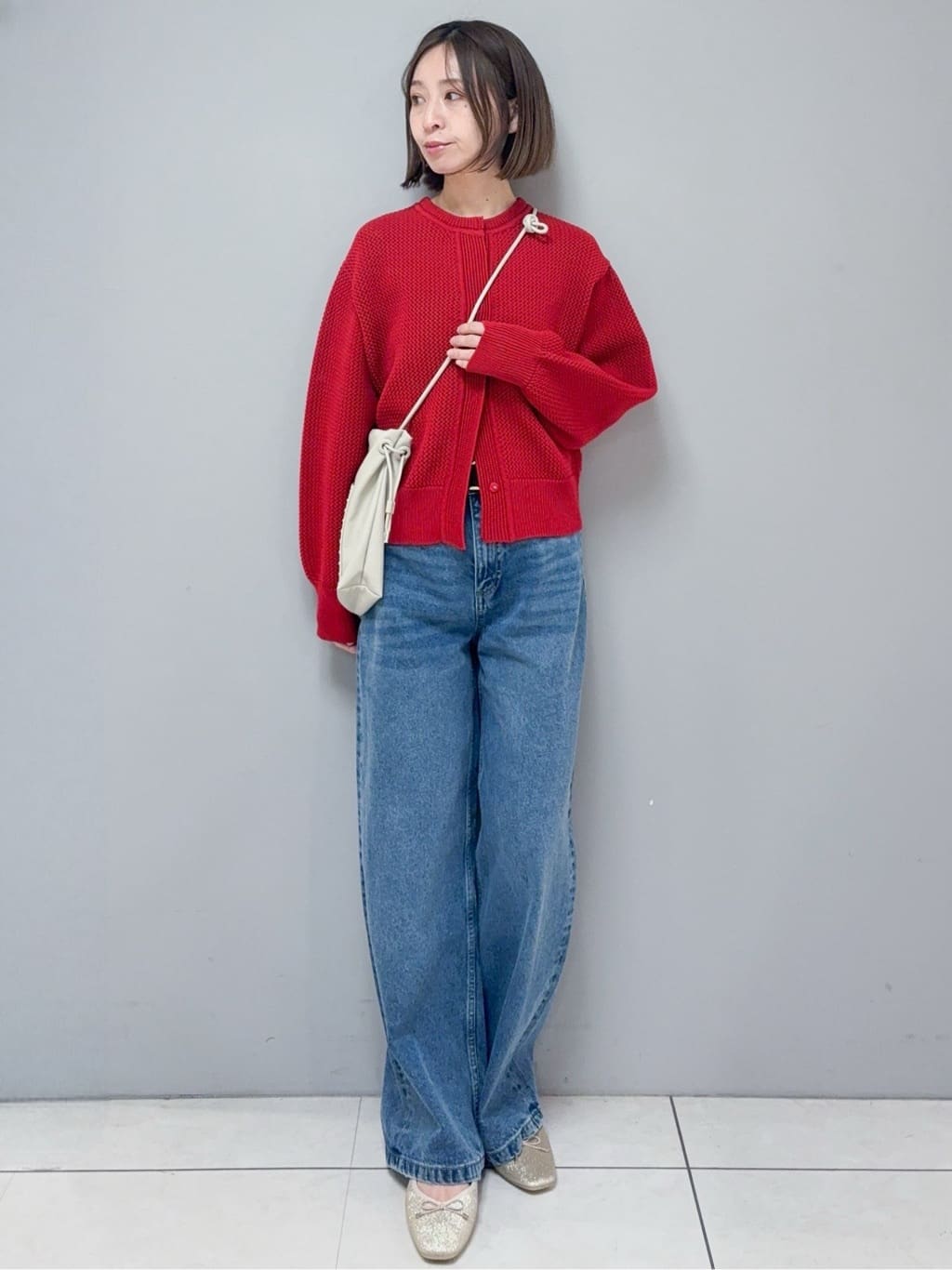 yさんの「OPAQUE.CLIP｜ロゴプリントロングTシャツ【洗濯機OK】」を使ったコーディネート