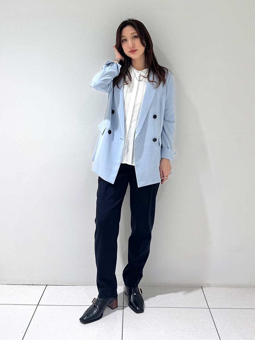 そんさんの「INDIVI｜【洗える／多機能／SETUP可】着る日傘ダブルジャケット」を使ったコーディネート