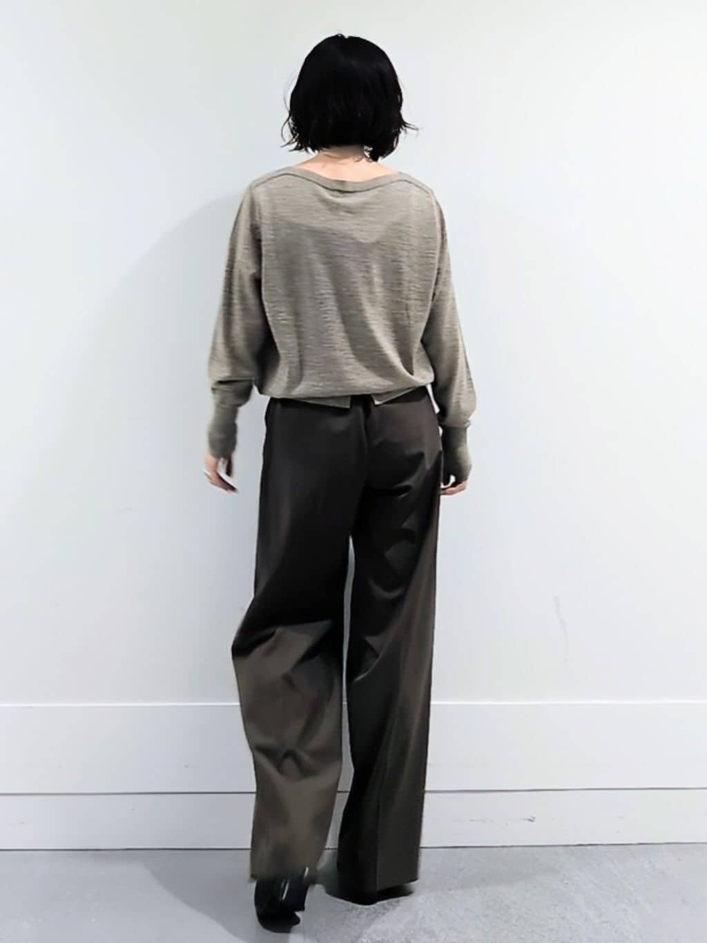 ミズタさんの「UNTITLED｜【アンサンブル可/洗える】シルクウールカシミヤ ドルマンスリーブニット」を使ったコーディネート