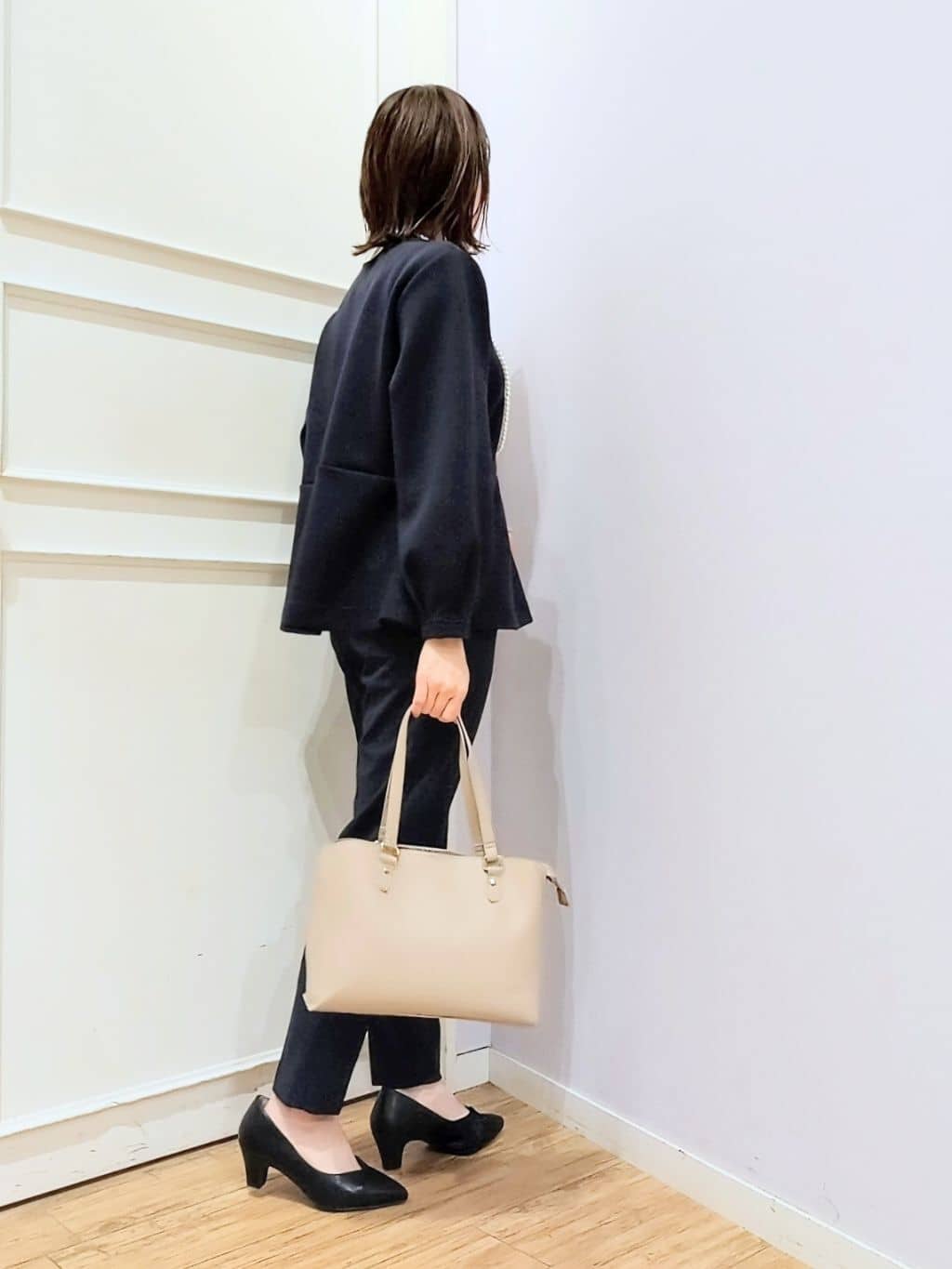 miomioさんの「SHOO･LA･RUE｜【洗濯機可/セットアップ可/S-3L】きちんと楽に。カットジョーゼット テーパードパンツ」を使ったコーディネート