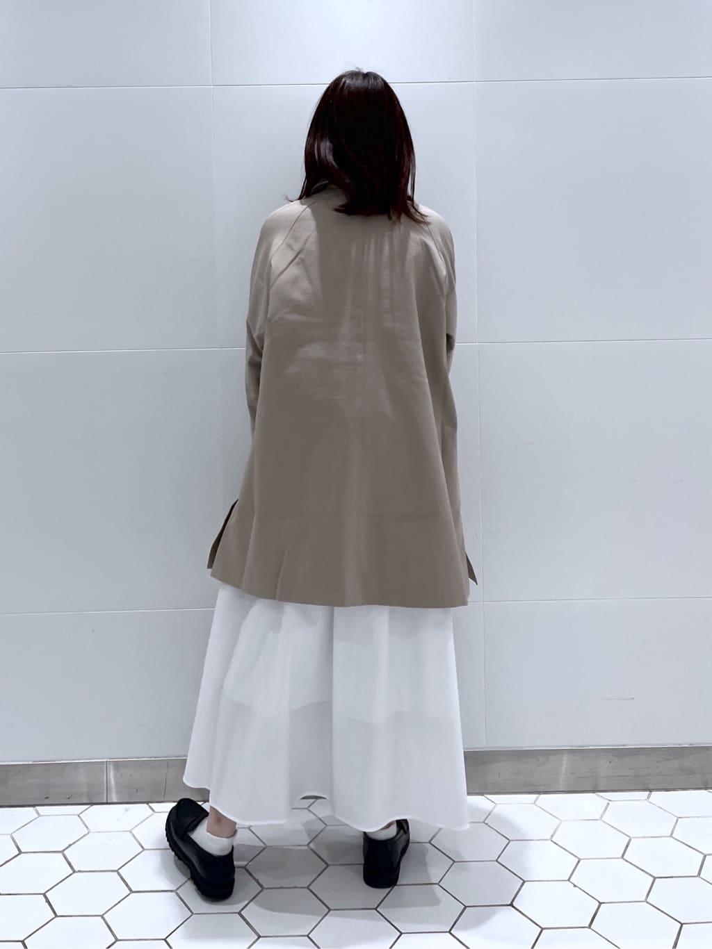 Makinoさんの「Dessin｜【花粉ガード/撥水加工/洗える】ステンカラースプリングコート」を使ったコーディネート
