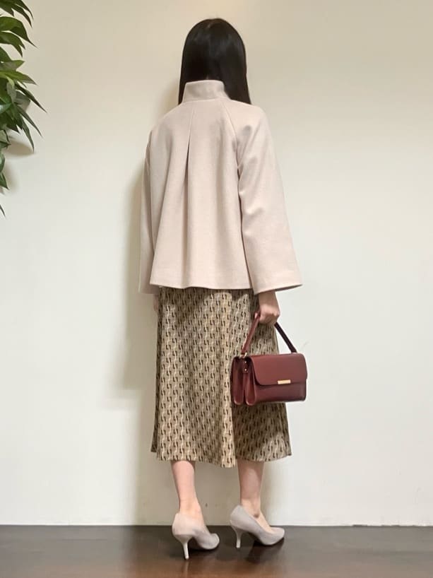 カレンさんの「UNTITLED｜【着回しが効く／オンオフアウター】ウールショートコート」を使ったコーディネート