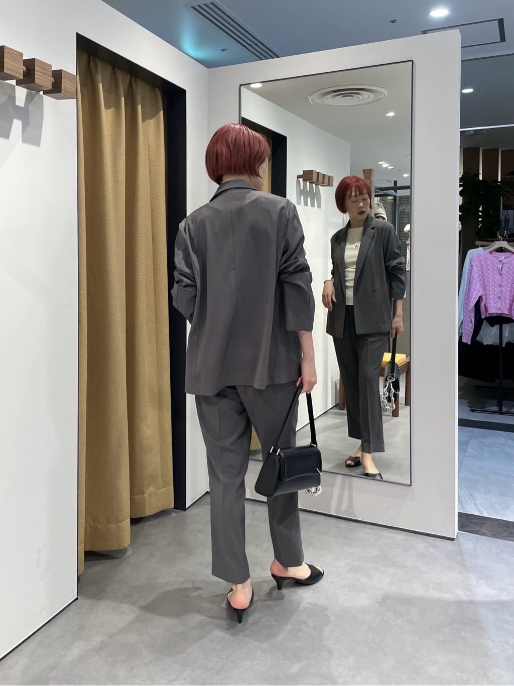 mikuさんの「INDIVI｜Comfy SET UP｜イージーテーパードパンツ【セットアップ対応／通勤／カセット服／接触冷感／U」を使ったコーディネート
