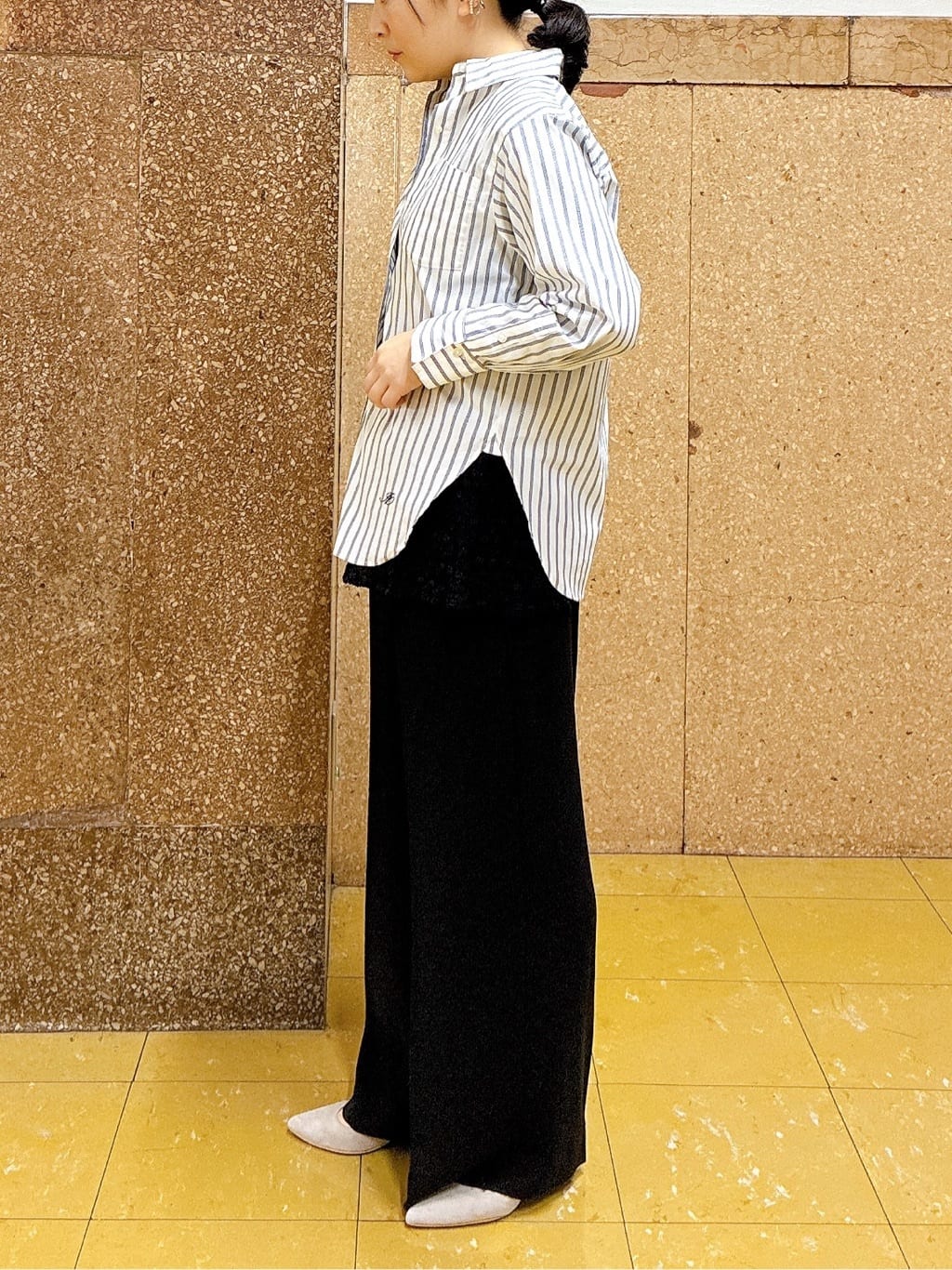 hattoriさんの「INDIVI｜【洗える／レイヤードにおすすめ】シャーリングレース ロングTシャツ」を使ったコーディネート
