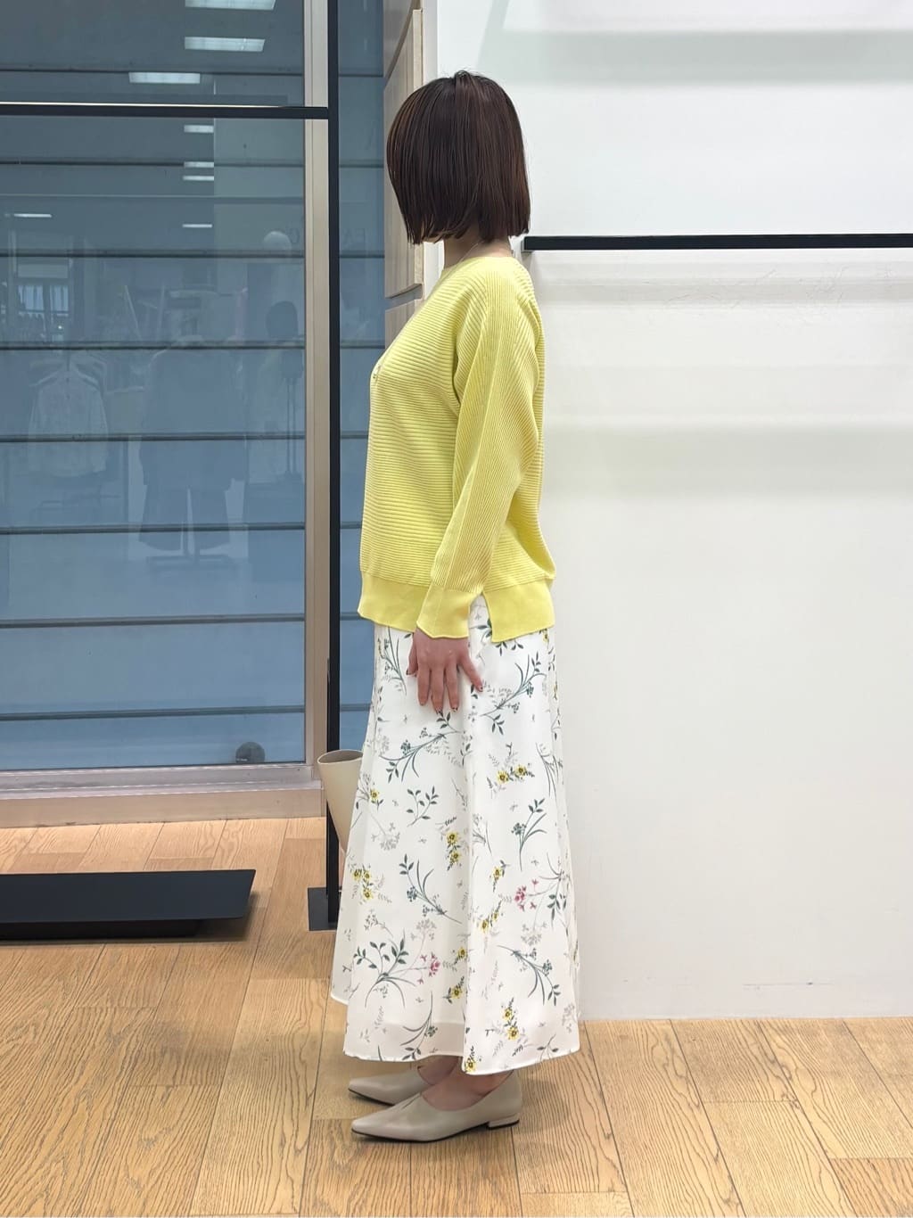 asamiさんの「INDIVI｜【洗える／キレイ色】体型カバー無縫製ニット」を使ったコーディネート
