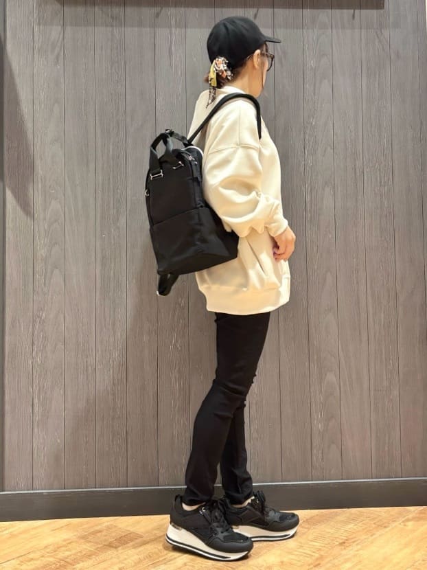 meiさんの「SHOO･LA･RUE｜ヒールアップスニーカー」を使ったコーディネート