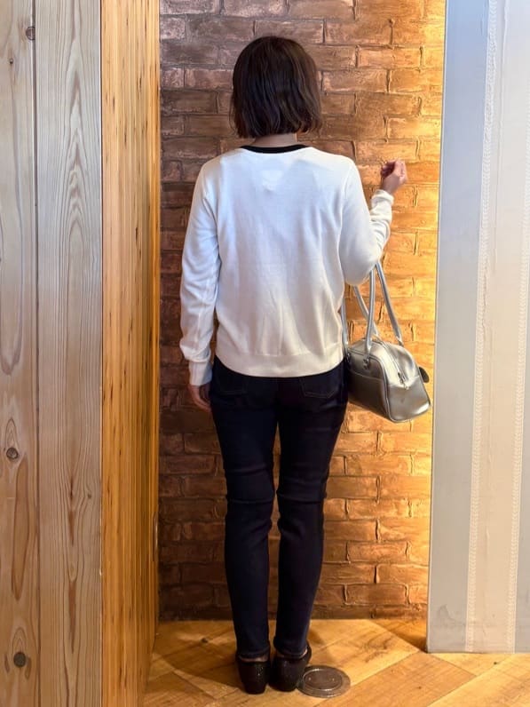 mieさんの「SHOO･LA･RUE｜【SHOO・LA・RUE DENIM】毎日使いたくなる ストレッチデニムスキニーパンツ」を使ったコーディネート