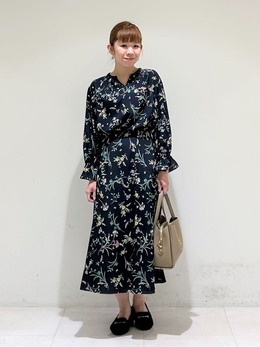 tsuyuさんの「INDIVI｜【上品光沢／SETUP可能】切り替えデザインジャケット」を使ったコーディネート