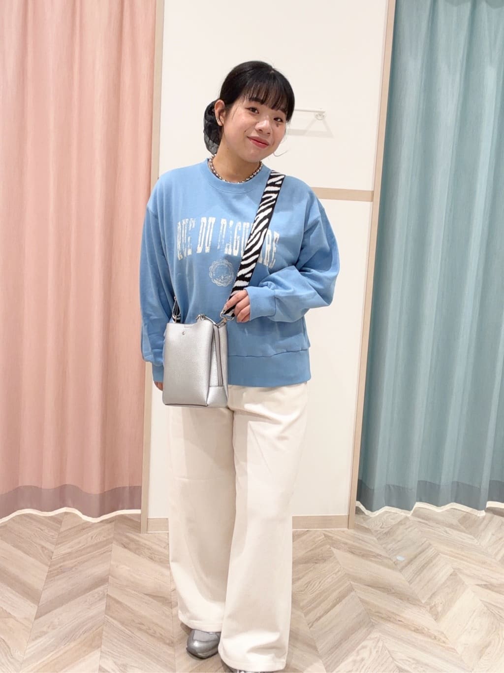 まちゃんなちゃんさんの「SHOO･LA･RUE｜【防花粉/高レビュー】きれいもかっこいいも叶える 欲張りマウンテンパーカ」を使ったコーディネート