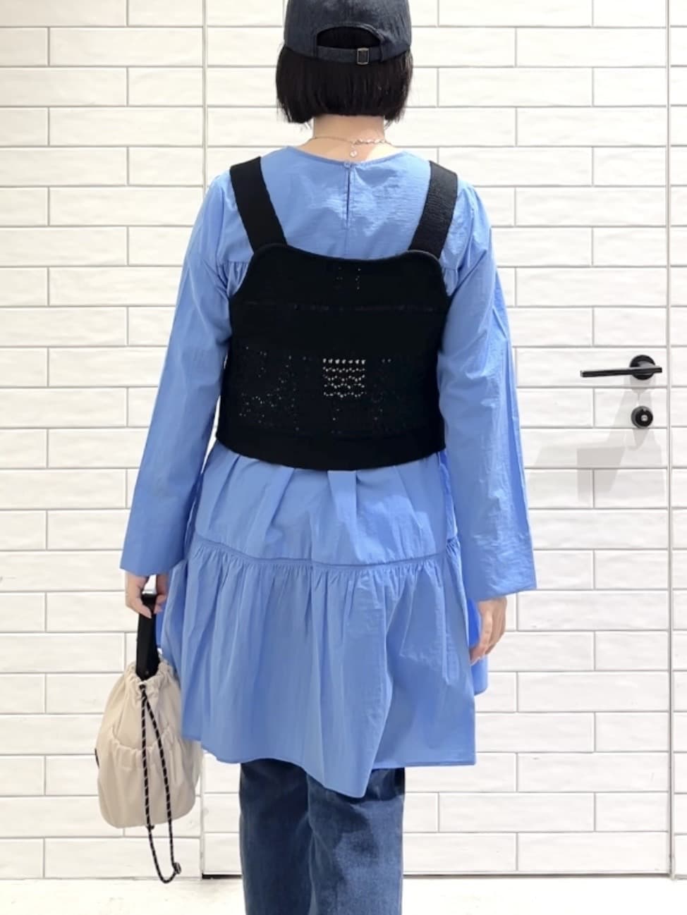 しおりさんの「OPAQUE.CLIP｜テープヤーンビスチェニット【洗濯機OK／抗ピル】」を使ったコーディネート