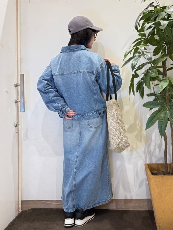 misakiさんの「SHOO･LA･RUE｜【SHOO・LA・RUE DENIM】羽織るだけでこなれる　オーバーサイズデニムジャケット」を使ったコーディネート