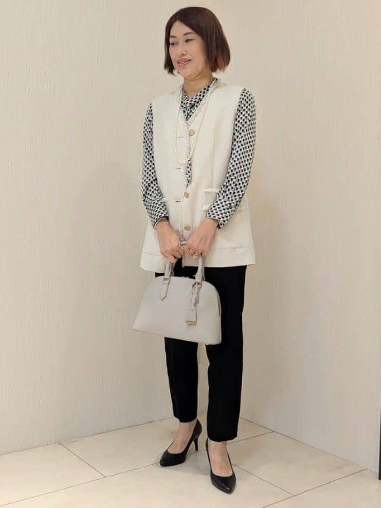 u-macoさんの「UNTITLED｜【オンオフ使える】スラブツイード ジレ」を使ったコーディネート