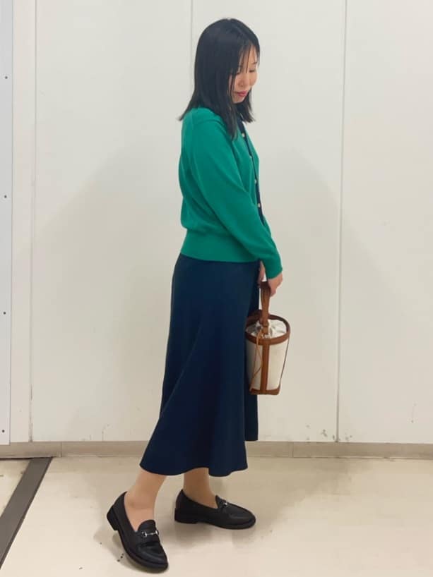 Rihoさんの「Reflect｜【アンサンブル可】バイカラーカーディガン」を使ったコーディネート
