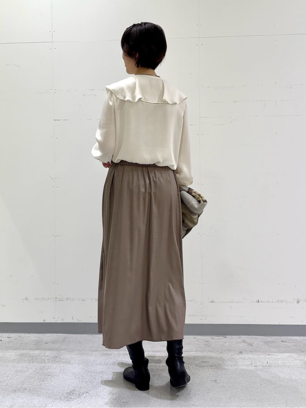yuriさんの「INDIVI｜レザー調ギャザースカート」を使ったコーディネート