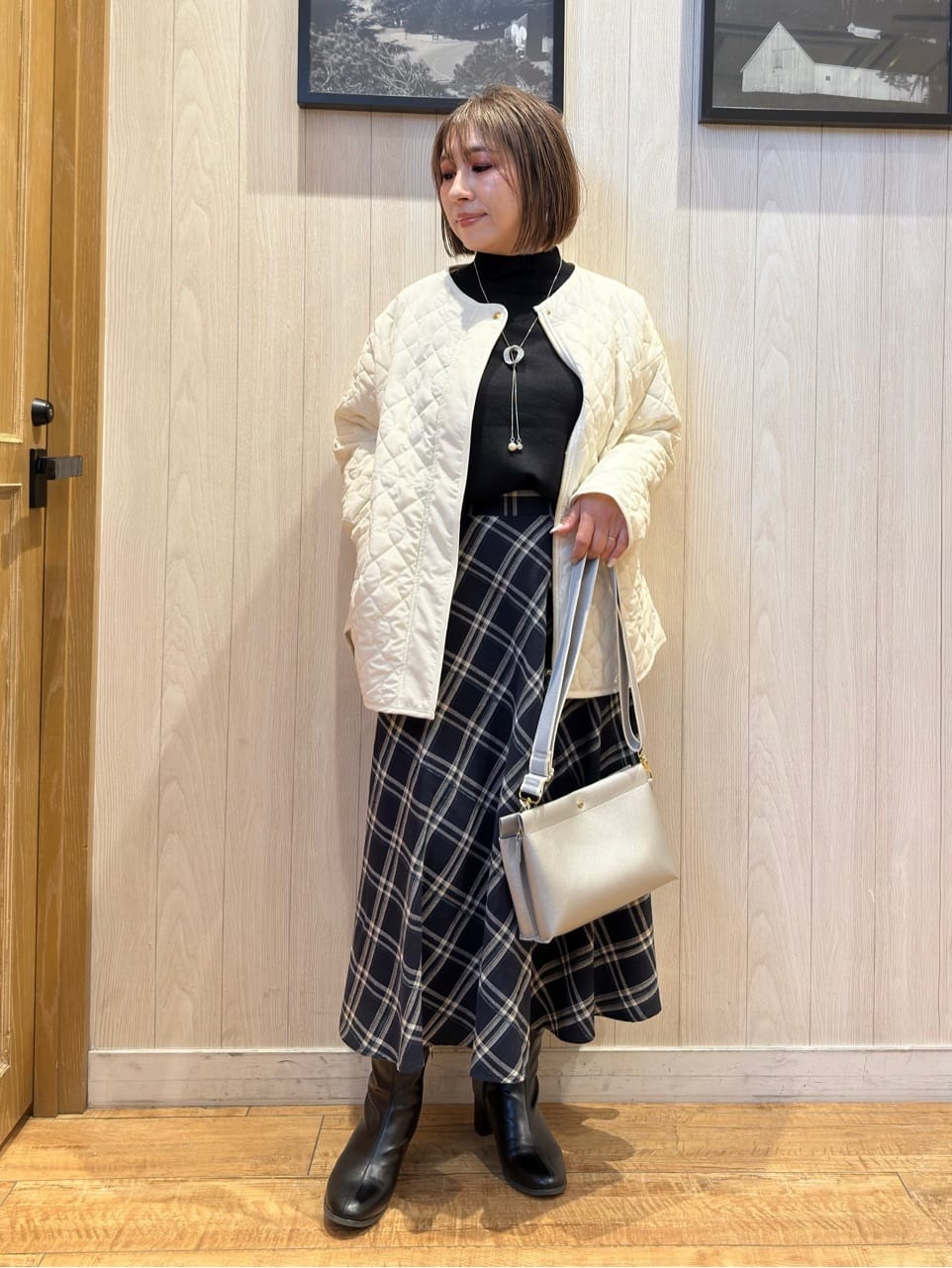 Megさんの「SHOO･LA･RUE｜【S-LL】立体感が際立つ モールチェックフレアスカート」を使ったコーディネート