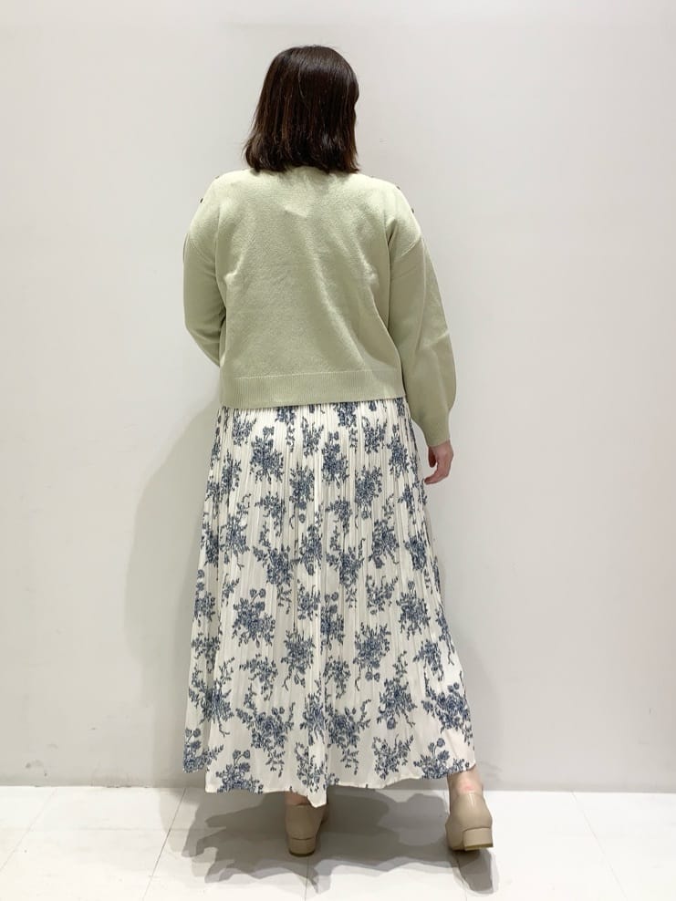 みいちゃんさんの「grove｜【おうちで洗える】顔周りすっきり、ボートネックニット」を使ったコーディネート