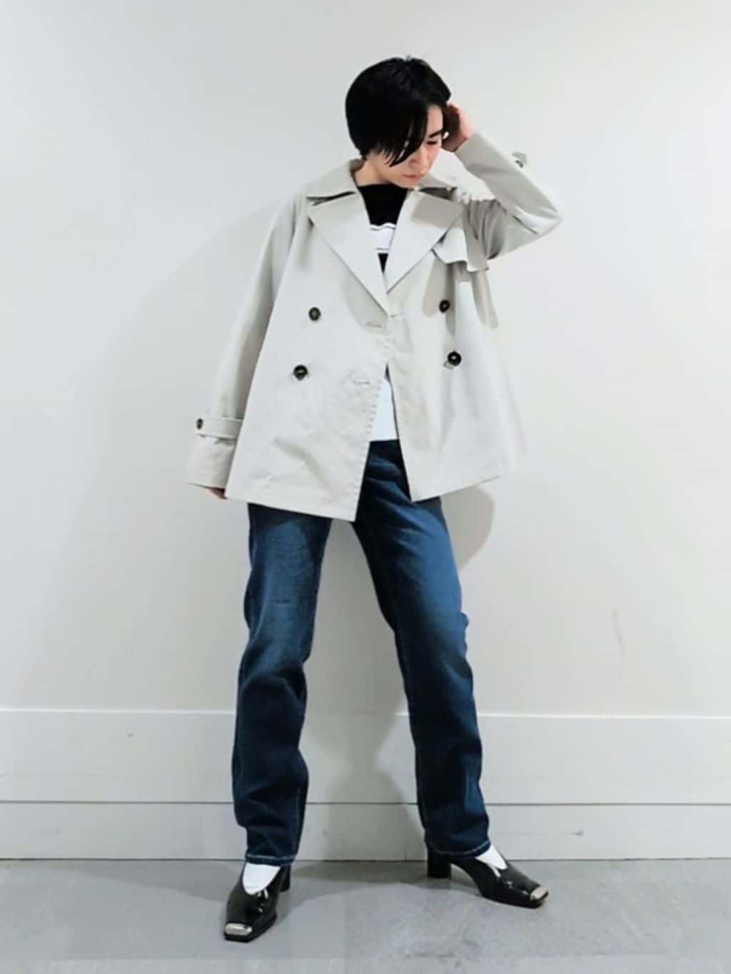 ミズタさんの「UNTITLED｜【定番人気/はっ水/洗える】タスランショートトレンチコート」を使ったコーディネート