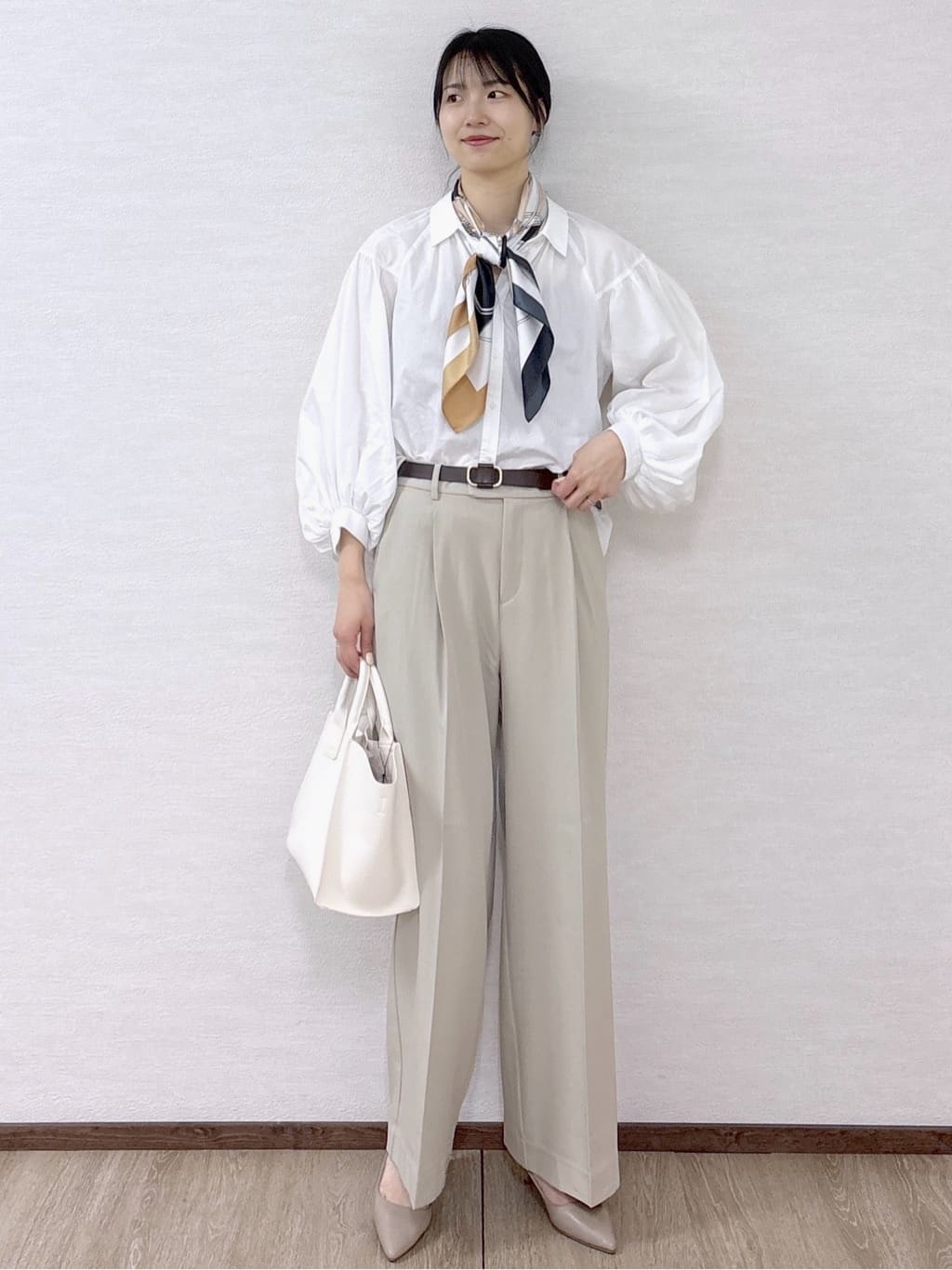 sachikoさんの「OPAQUE.CLIP｜美脚ストレッチストレートワイドパンツ【洗濯機OK】」を使ったコーディネート