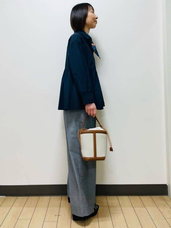 Riiさんの「Reflect｜【レイヤードにおすすめ◎】ペプラムデザインシャツ」を使ったコーディネート