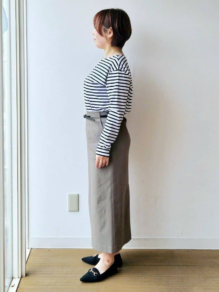 やじまさんの「UNTITLED｜【定番人気/はっ水/洗える】タスランショートトレンチコート」を使ったコーディネート
