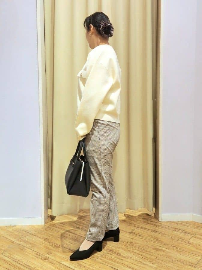 くまさんの「SHOO･LA･RUE｜【洗濯機可/S-LL】1枚でも羽織りでも 華やか上品カーデ」を使ったコーディネート