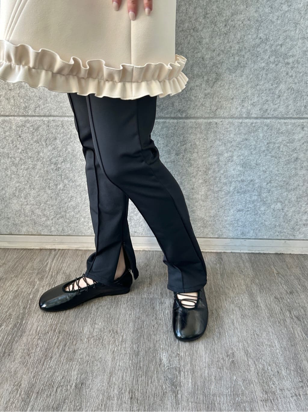 harunaさんの「CODE A｜【Re】zip leggings pants」を使ったコーディネート