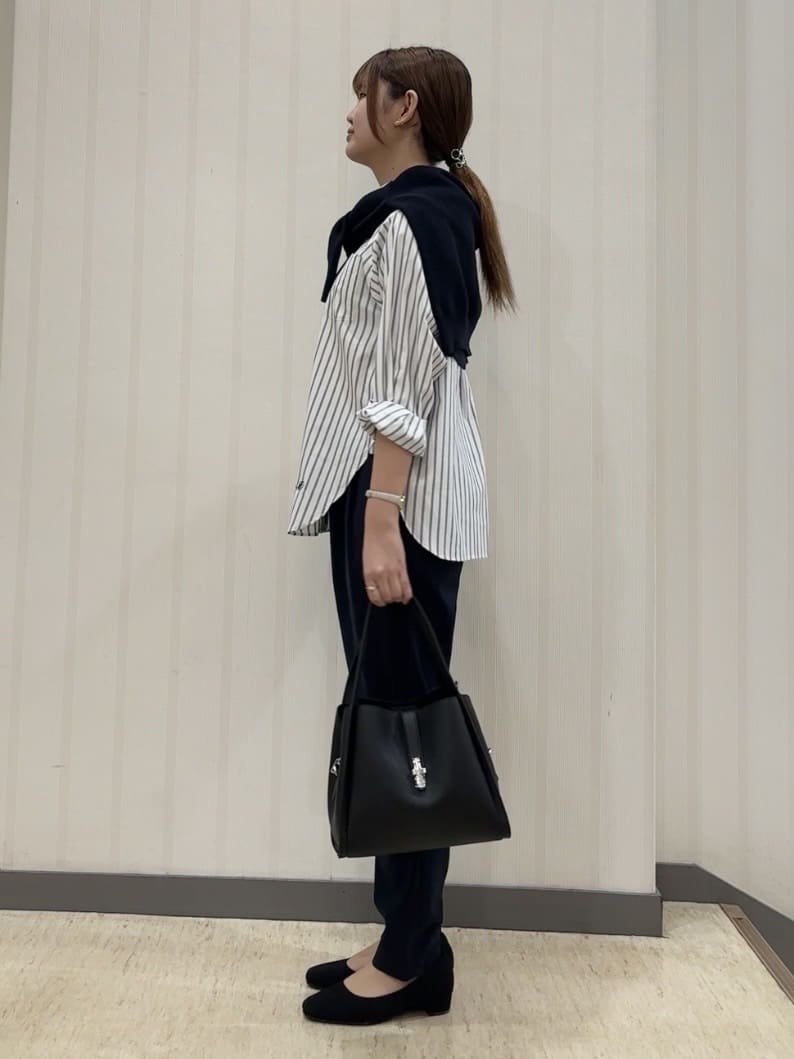 ちひさんの「INDIVI｜【褒められパンツ／高ストレッチ】タックテーパードパンツ」を使ったコーディネート