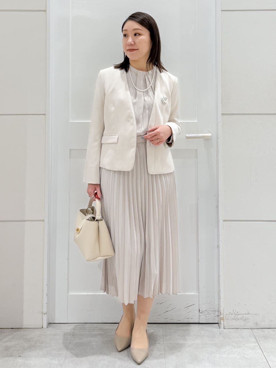yuka.aさんの「OPAQUE.CLIP｜《通勤／セットアップ対応》 パイピングVネックジャケット【洗濯機OK】」を使ったコーディネート