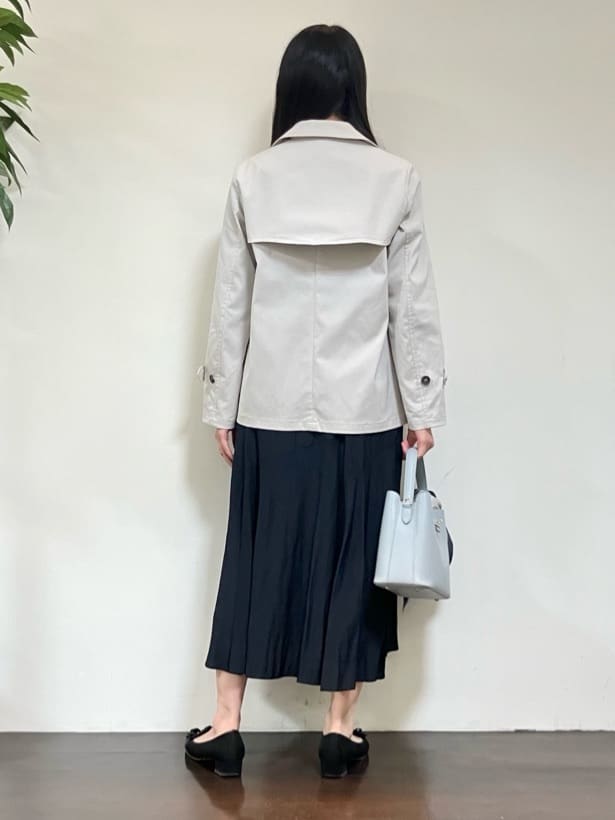 カレンさんの「UNTITLED｜【定番人気/はっ水/洗える】タスランショートトレンチコート」を使ったコーディネート