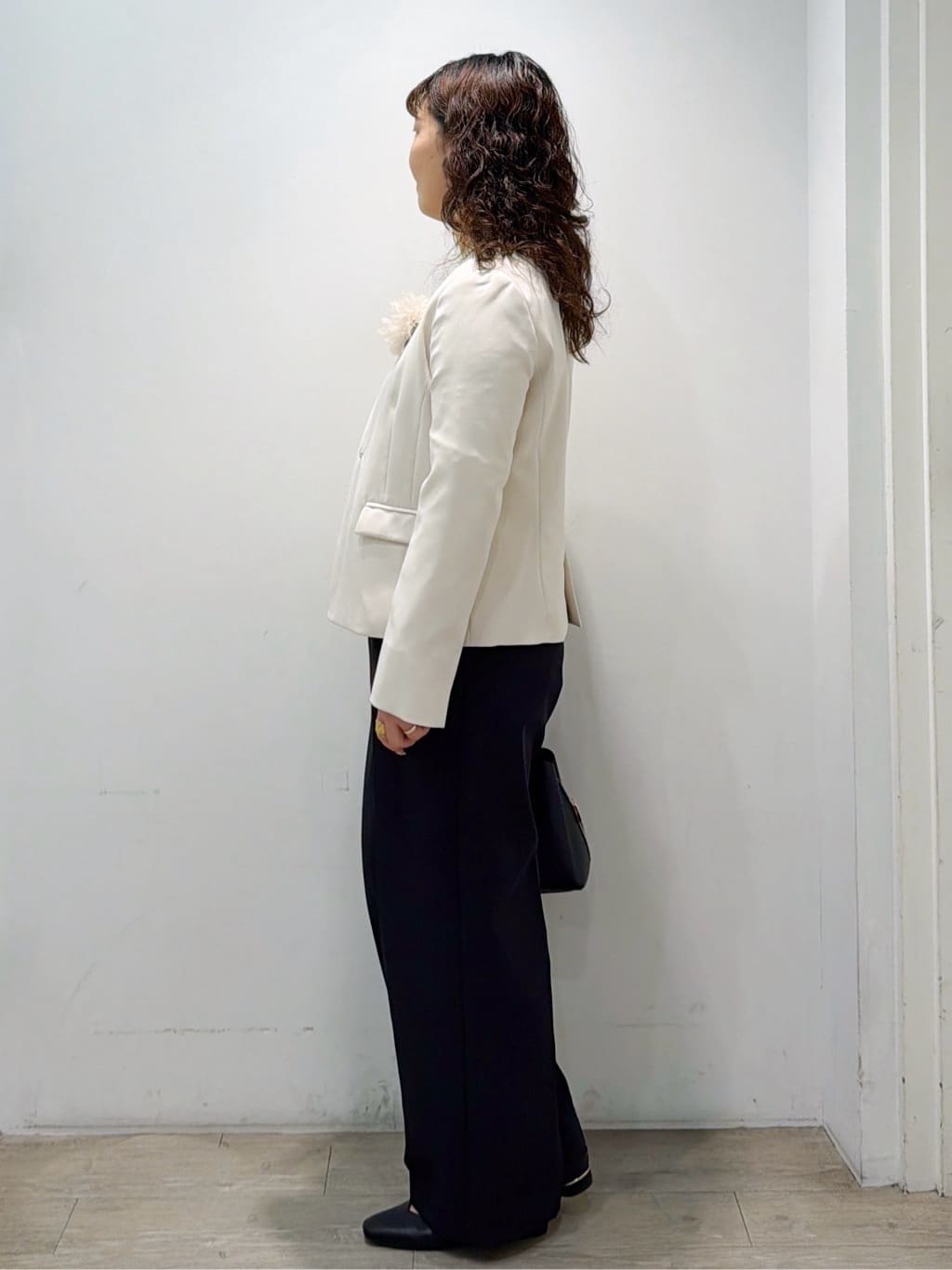 sumicaさんの「OPAQUE.CLIP｜《通勤／セットアップ対応》 パイピングVネックジャケット【洗濯機OK】」を使ったコーディネート