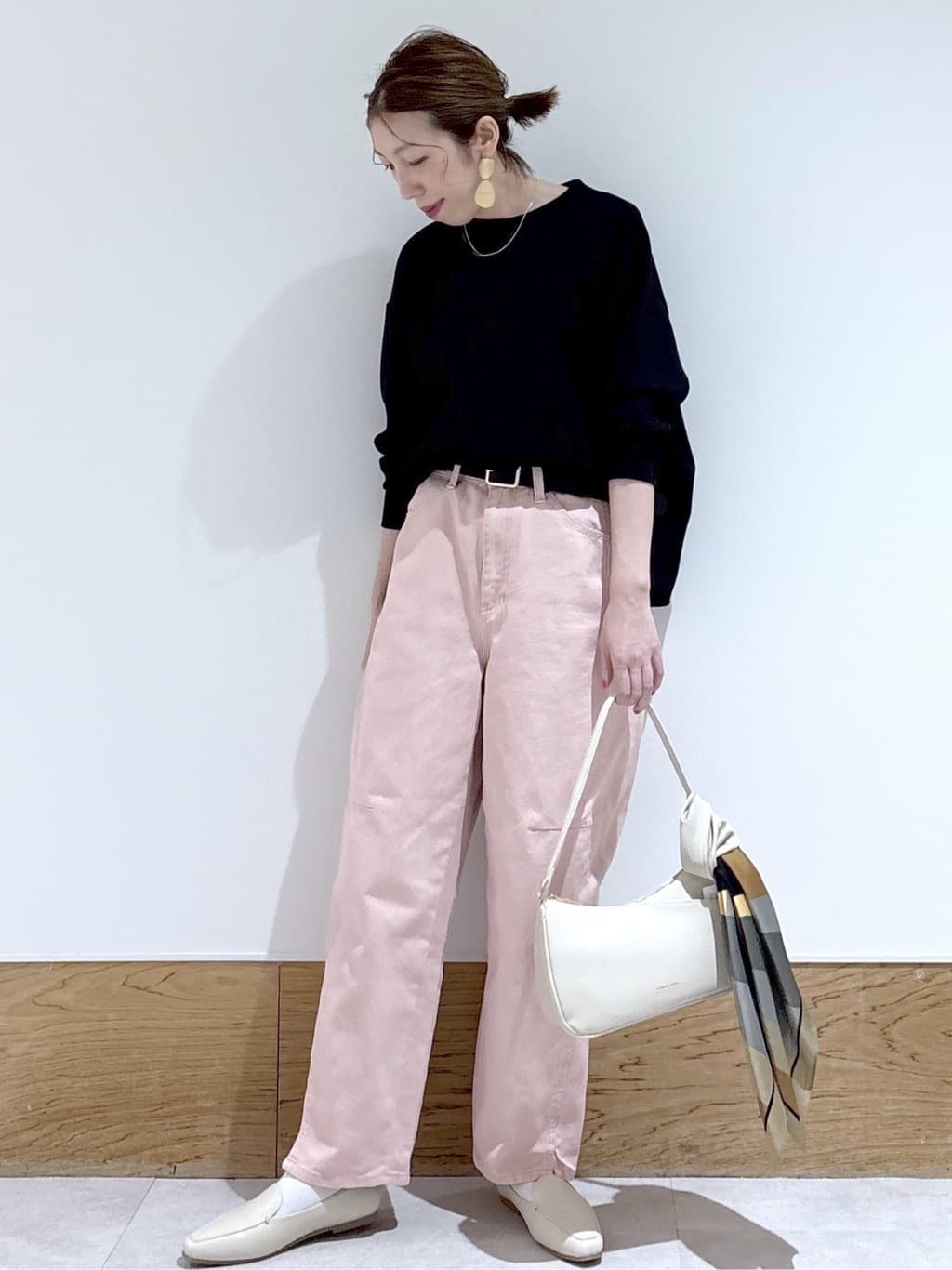 はなさんの「OPAQUE.CLIP｜リラクシーボリュームスリーブトップス【洗濯機OK】」を使ったコーディネート