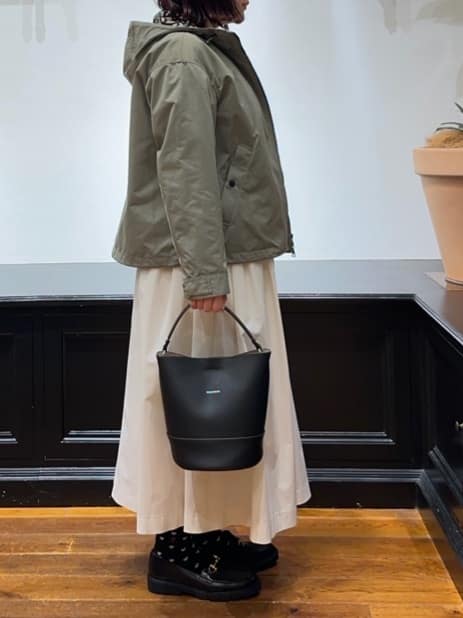 Asamiさんの「DRESSTERIOR｜【ウォッシャブル/撥水素材】撥水ツイル マウンテンパーカー」を使ったコーディネート