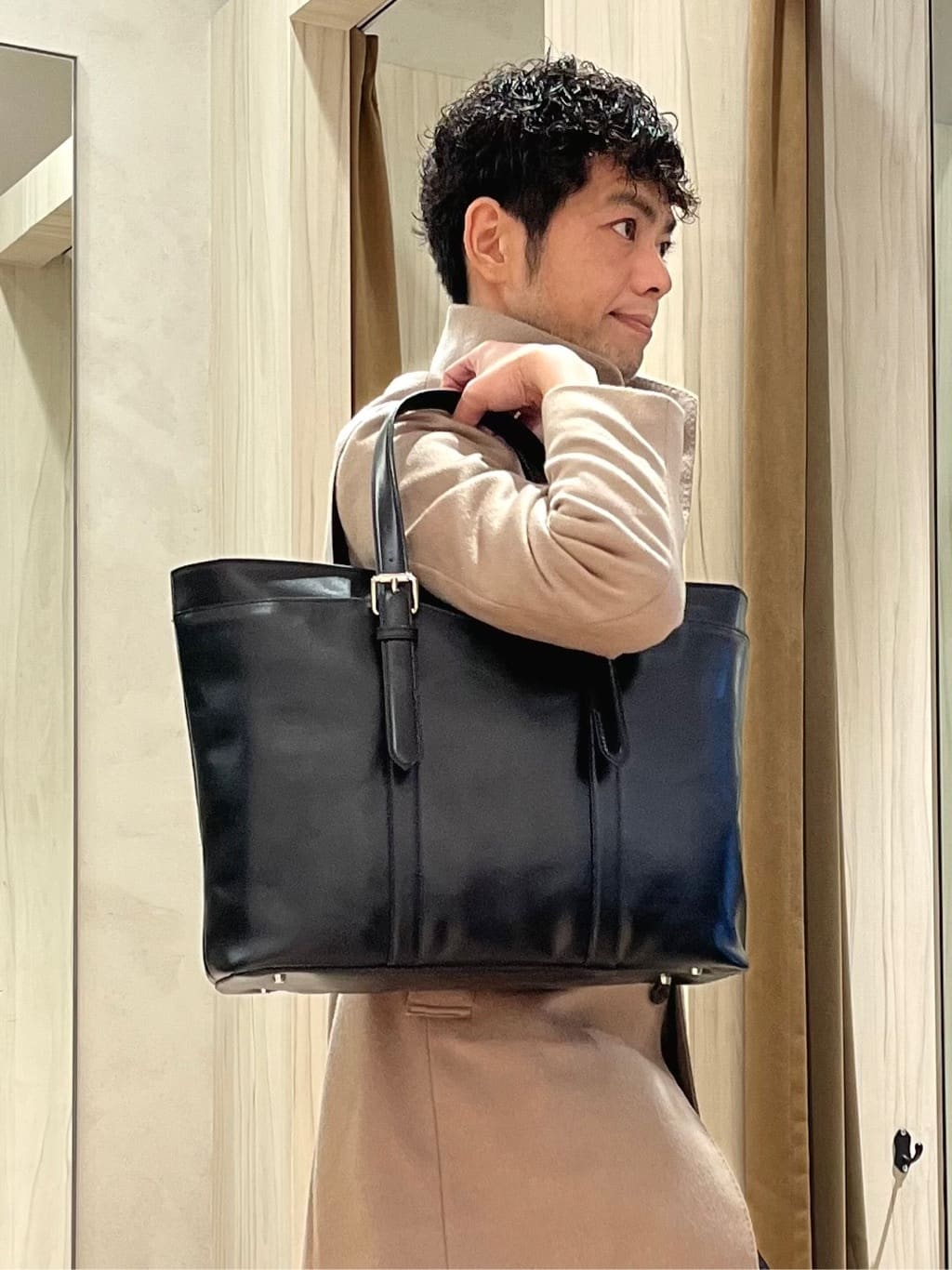 URAさんの「TAKEO KIKUCHI｜【ウールカシミヤブレンド】ビーバー調 スタンドカラー コート」を使ったコーディネート