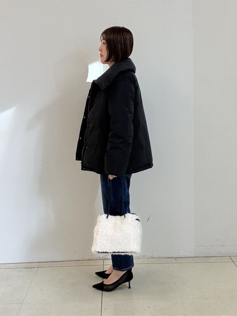 yoshiyaさんの「INDIVI｜ボアミドルバッグ」を使ったコーディネート