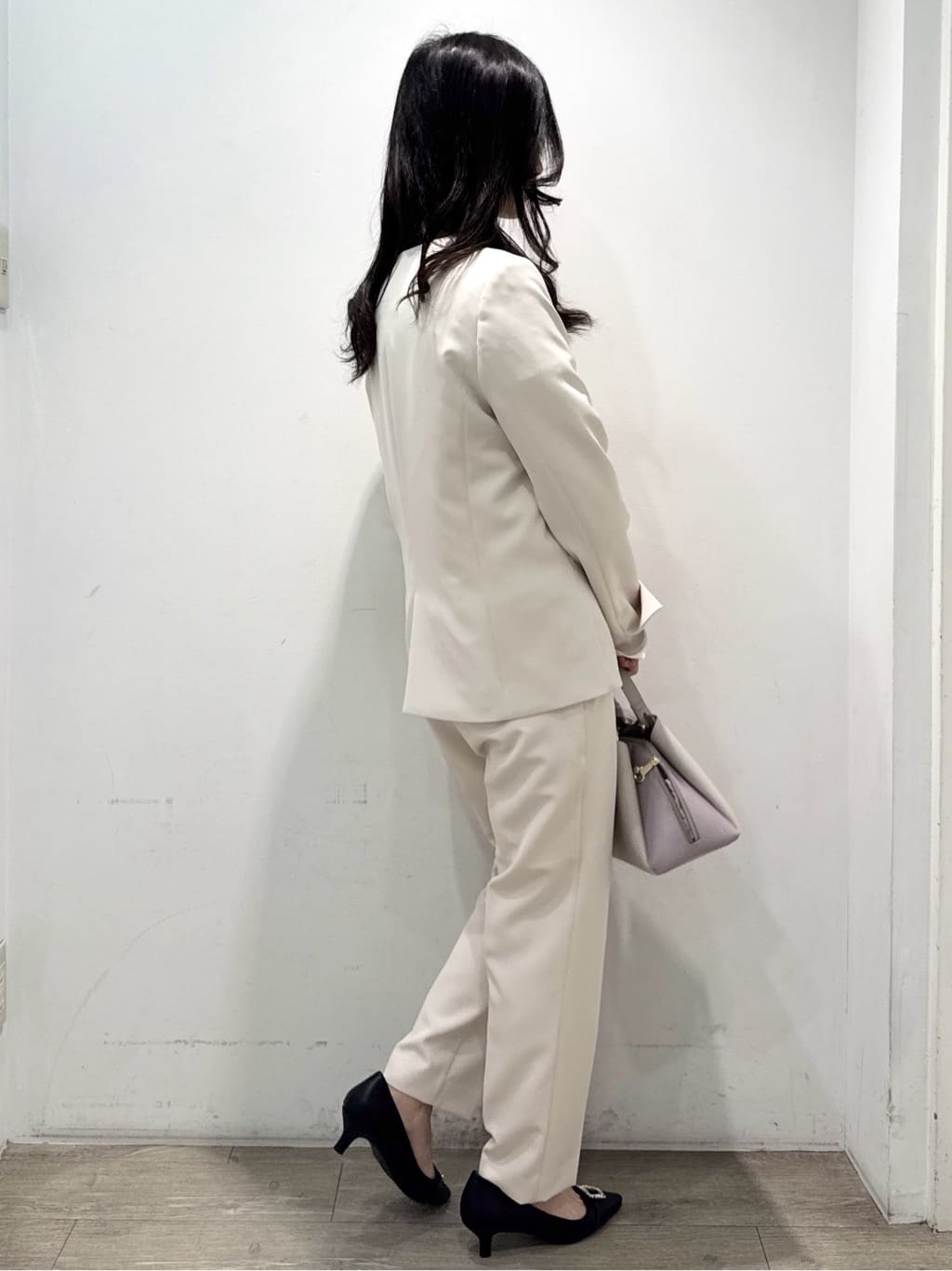 yuicciさんの「OPAQUE.CLIP｜《通勤／セットアップ対応》 パイピングVネックジャケット【洗濯機OK】」を使ったコーディネート
